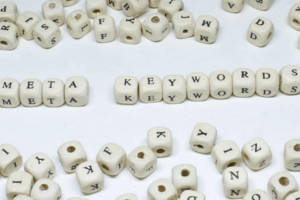 Apa Itu Meta Keyword? Fungsi, Cara Kerja & Cara Memasangnya