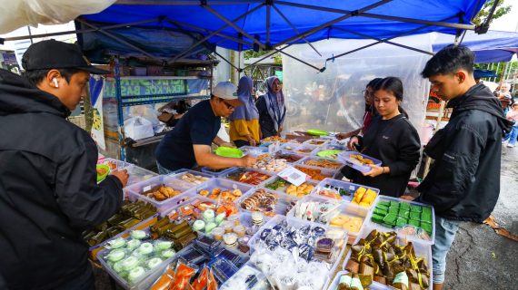 Strategi praktis meningkatkan omset usaha makanan kecil melalui inovasi menu, promosi digital, dan layanan cepat