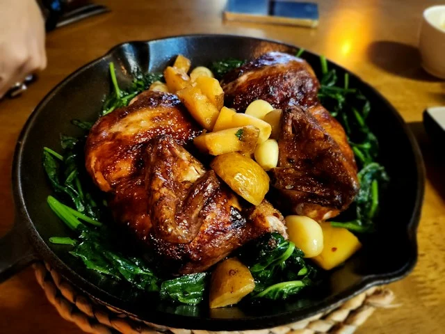Ilustrasi simple one pot chicken and rice recipe